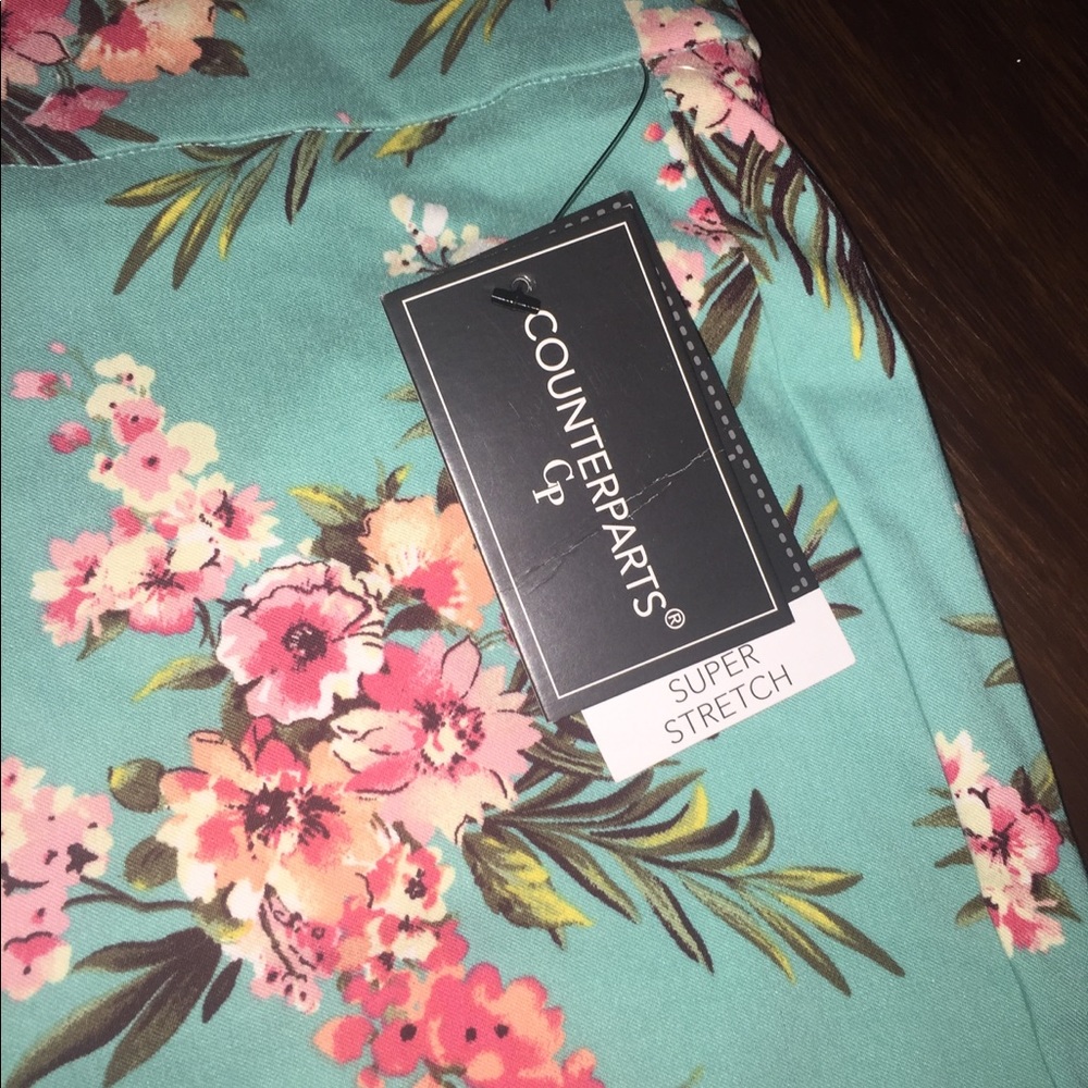 Counterparts Scalloped Hem Tropical Print Stretch Shorts NWT - Picture 2 of 7
